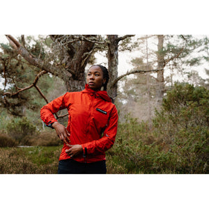 All customers who pre-order Peak Bagging Wales from www.adventurebooks.com before the publication date of 18 June 2026 will be automatically entered into a prize draw to win a Páramo Velez Jacket (men's or women's) in the size and colour of their choice (subject to availability) worth £310.