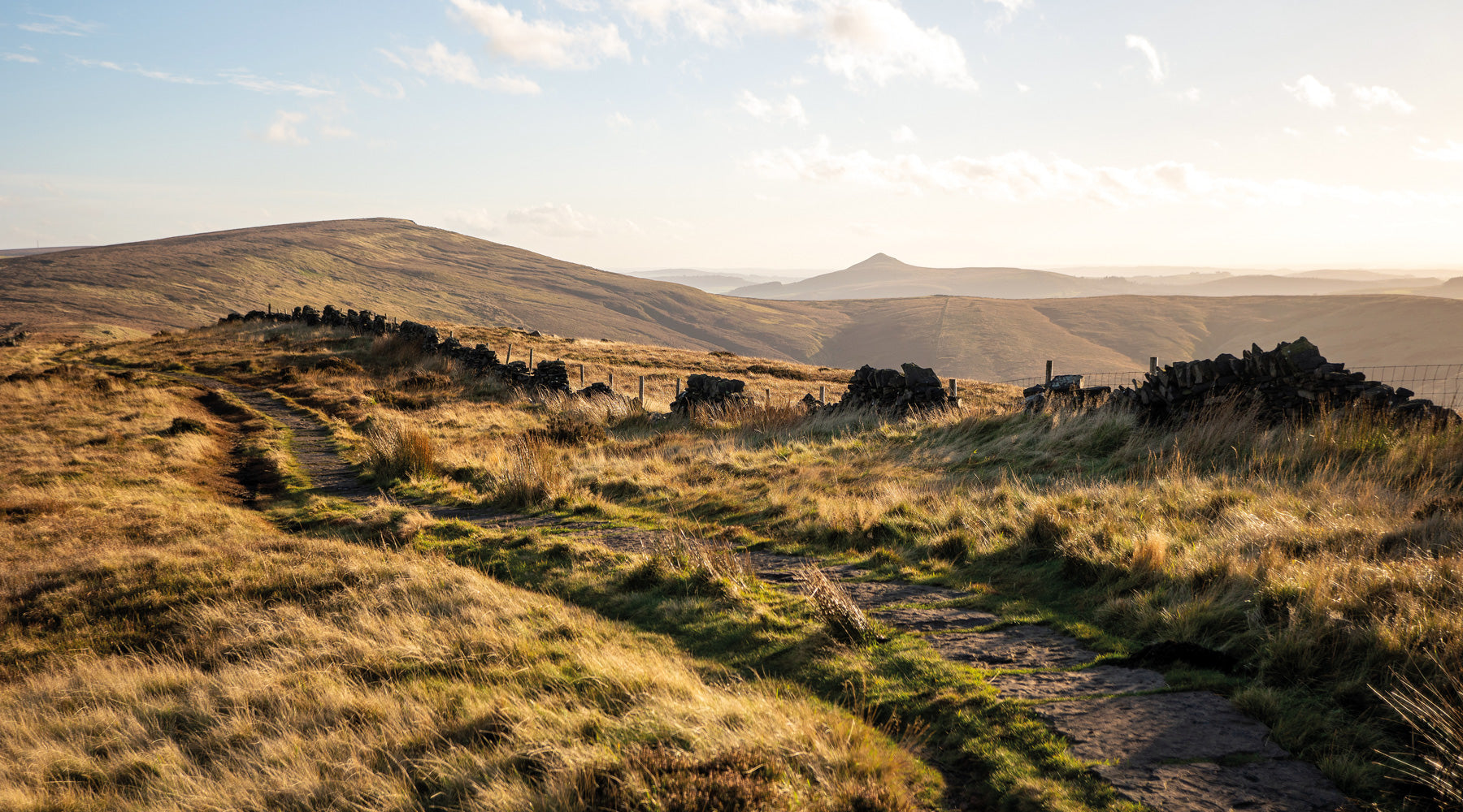 Photo from Peak Bagging Peak District by Anna Paxton 9781839812675 – 32 routes designed to complete the best 121 Peak District peaks and Ethels in the most efficient way